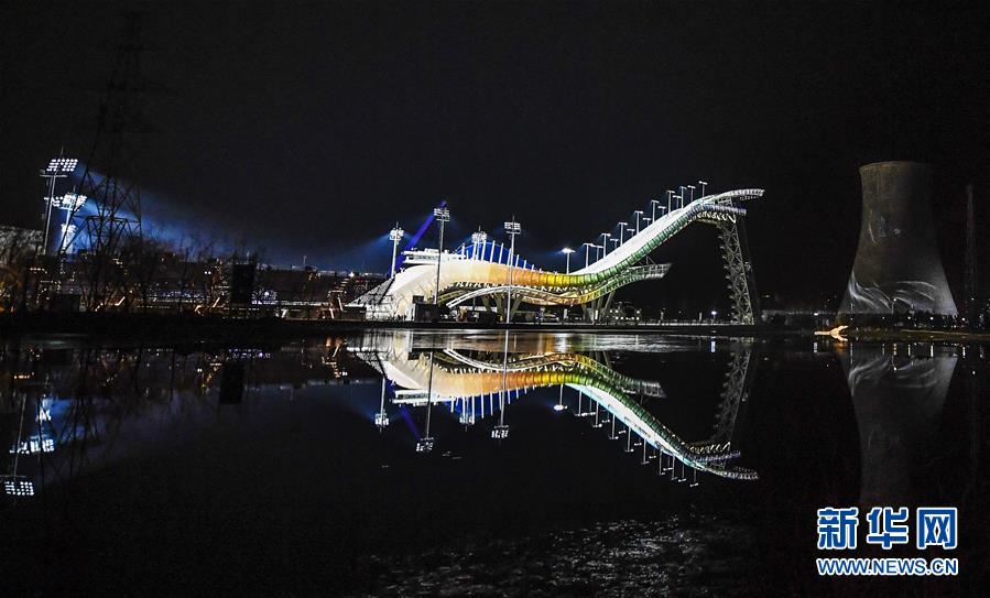 （新華全媒頭條&middot;小康圓夢(mèng)&middot;圖文互動(dòng)）（5）恢宏史詩(shī)耀千秋&mdash;&mdash;寫在中國(guó)共產(chǎn)黨帶領(lǐng)中國(guó)人民全面建成小康社會(huì)之際