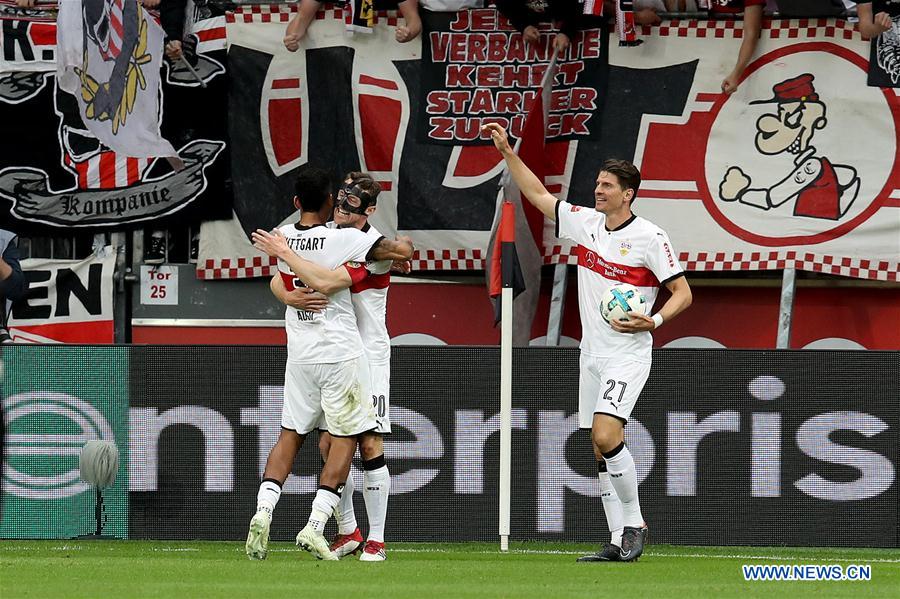 (SP)GERMANY-LEVERKUSEN-SOCCER-BUNDESLIGA-LEVERKUSEN-STUTTGART