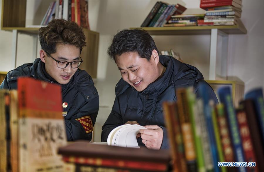 CHINA-SHAANXI-BAOJI-QINGSHIYA RAILWAY STATION (CN)