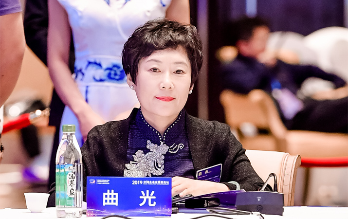 曲光：高效、成熟的私人銀行對(duì)國(guó)家和社會(huì)有積極的意義