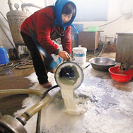 奶業(yè)困局，路在何方？