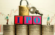 鼓勵持股滿三年的原有股東將部分老股向投資者轉(zhuǎn)讓，轉(zhuǎn)讓后，公司實際控制人不得發(fā)生變更。

 　　嘉實財富管理有限公司財富管理總監(jiān)吳妙娟：老股轉(zhuǎn)讓也是一個亮點，而不是像以前僅僅是發(fā)行新股。對股價做出穩(wěn)定的要求，對中小投資者利益有比較好的保護作用。