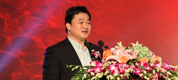 新華網(wǎng)董事長、總裁田舒斌致開幕詞