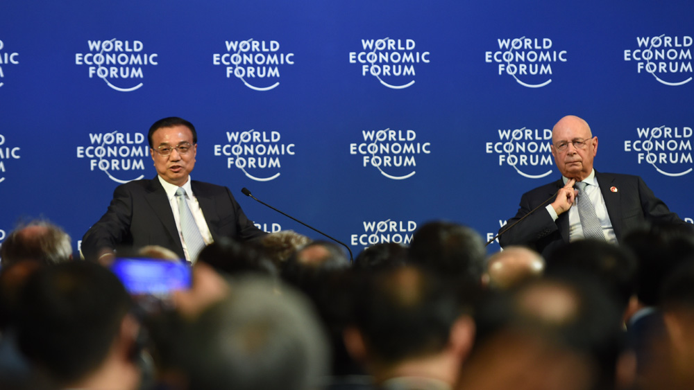 李克強會見出席2015夏季達(dá)沃斯論壇的企業(yè)家代表