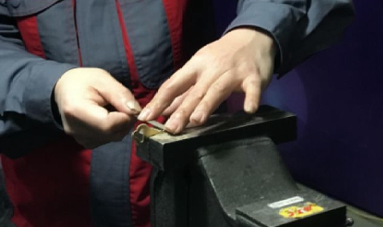 徒手配鑰匙、冰火焊鋼管&hellip;&hellip;這些航天工匠們的超群技藝令人嘆服！