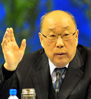 萬(wàn)隆：&ldquo;小豬吃大豬操盤者&rdquo;