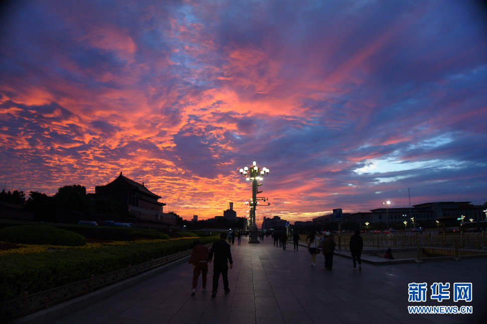 美哉，天安門！