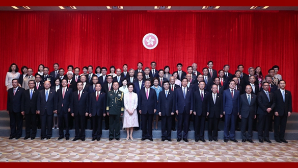 習(xí)近平會見香港特別行政區(qū)新任行政、立法、司法機(jī)構(gòu)負(fù)責(zé)人