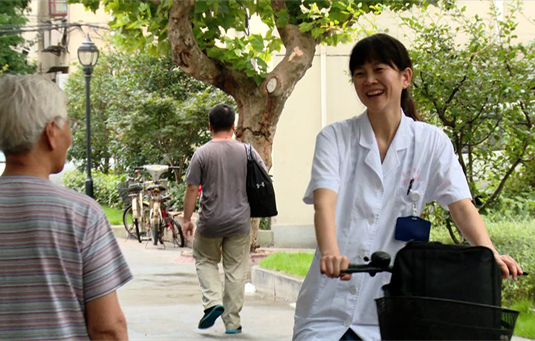 致敬偉大改革｜對話40年，講述身邊的健康故事（第十七集）&mdash;&mdash;從赤腳醫(yī)生到鄉(xiāng)村醫(yī)生