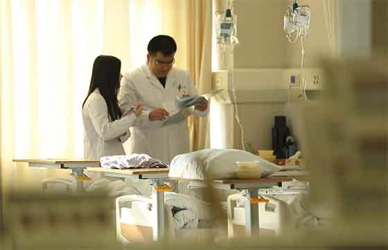 致敬偉大改革｜對話40年，講述身邊的健康故事（第五集）&mdash;&mdash;小醫(yī)院不再門可羅雀，大醫(yī)院不再&ldquo;戰(zhàn)時狀態(tài)&rdquo;