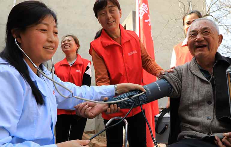 致敬偉大改革｜對話40年，講述身邊的健康故事（第三十九集）&mdash;&mdash;免疫規(guī)劃40年，撐起健康保護傘