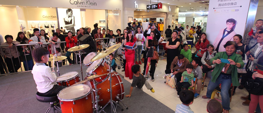 新華房產泛社區(qū)大型公益活動