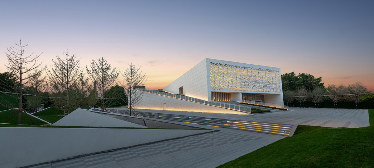 中央商務(wù)區(qū)展示中心正式對外開放，拉開了這座百年城市煥新升級的大幕