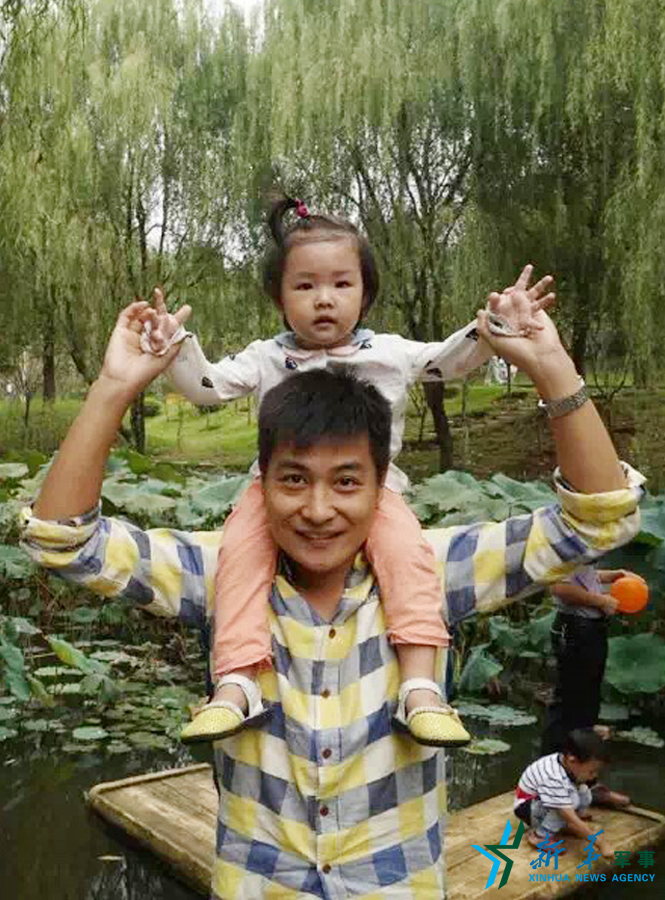 &uarr;資料圖片：張超與女兒合影。