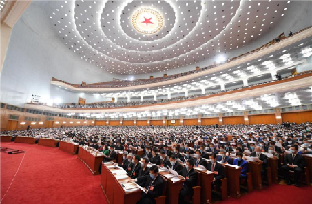 政府工作報告中，這些內容與國防和軍隊建設息息相關