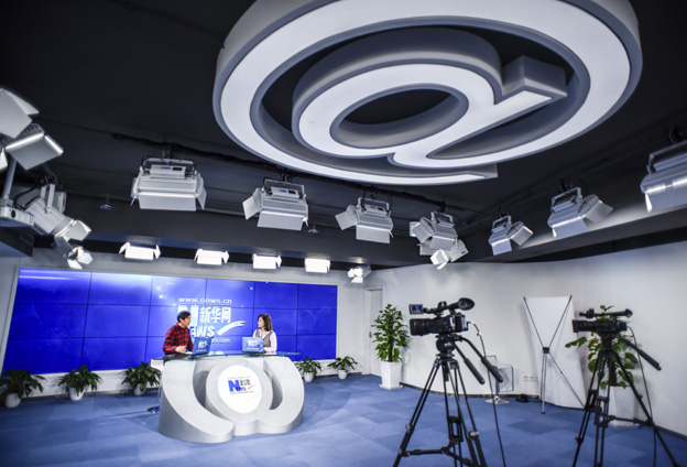 我熱愛公益，希望在這方面做出自己的貢獻。我會用我的畫作支援貧困的學生，支援患病的兒童，獻出我的愛心。