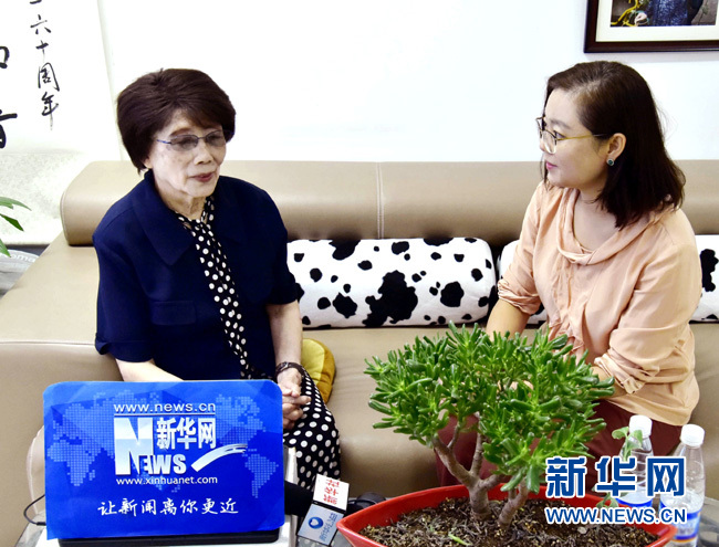 電波永不消逝，隨著時代發(fā)展傳播可能會有多種形式，年輕播音員要不忘初心，在如今優(yōu)越條件下更應(yīng)砥礪自己。