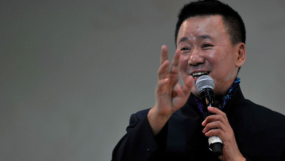 2月7日，卓林表演單口相聲《語言的魅力》