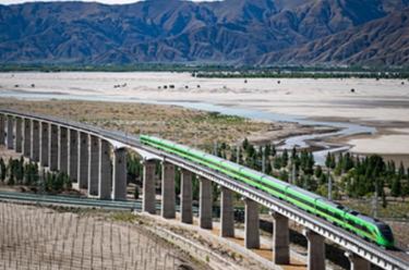 新華全媒+丨復(fù)興號實(shí)現(xiàn)31個(gè)省區(qū)市全覆蓋