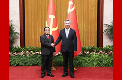 李希同老撾人革黨中央政治局委員、中央紀(jì)委書記、國家監(jiān)察總署署長坎潘舉行會(huì)談