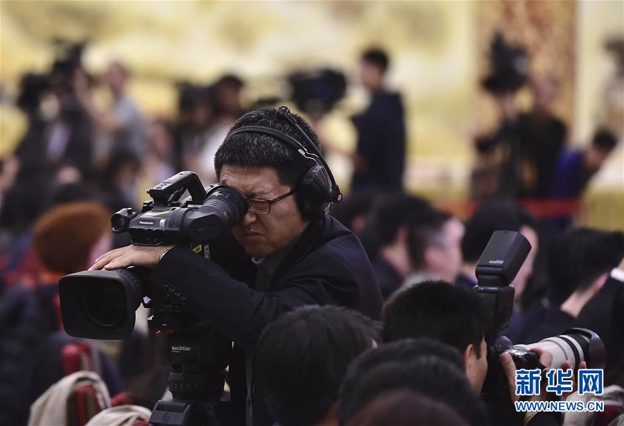 （十九大）（7）中國共產(chǎn)黨第十九次全國代表大會(huì)新聞發(fā)言人舉行新聞發(fā)布會(huì)