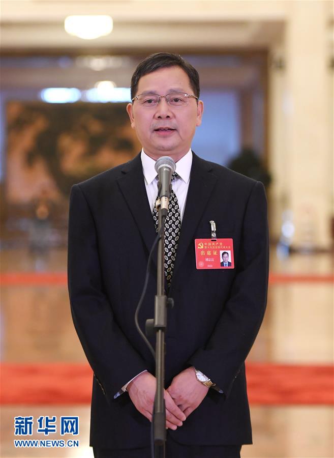 （十九大&middot;黨代表通道）（12）采訪黨代表