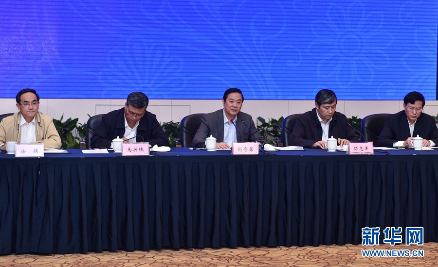 5月12日，中宣部在深圳召開以新發(fā)展理念引領文化改革發(fā)展座談會。中共中央政治局委員、中央書記處書記、中宣部部長劉奇葆出席會議并講話。新華社記者 毛思倩 攝