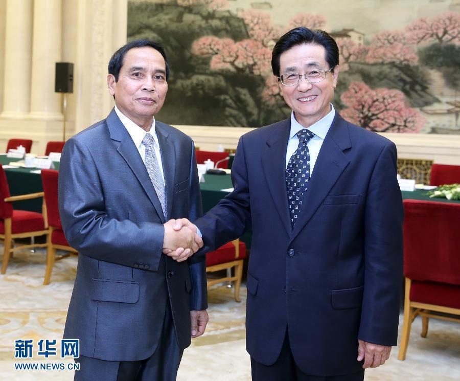 7月7日，中共中央書(shū)記處書(shū)記、中央紀(jì)委副書(shū)記趙洪祝在北京同老撾人民革命黨中央政治局委員、中央紀(jì)委書(shū)記、政府副總理本通率領(lǐng)的老撾人民革命黨代表團(tuán)舉行工作會(huì)談。新華社記者 姚大偉 攝 