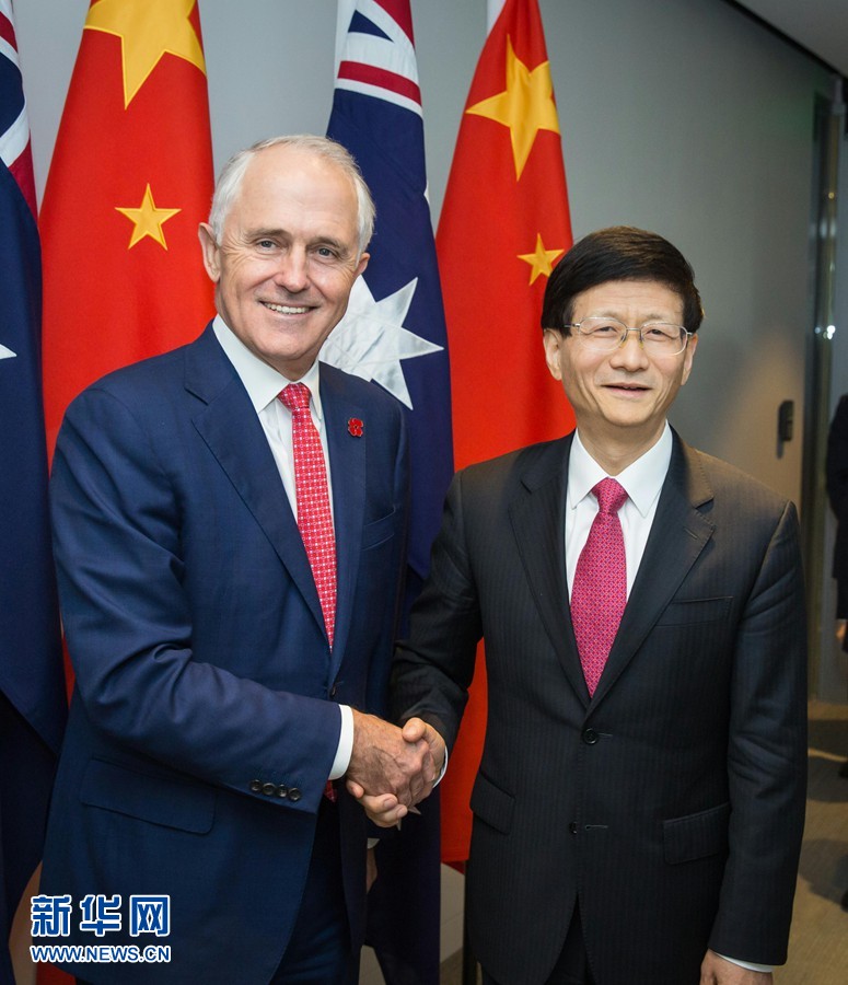 4月21日，正在澳大利亞訪問的中共中央政治局委員、中央政法委書記孟建柱（右）在悉尼會見澳總理特恩布爾。 新華社發(fā)（朱宏業(yè)攝） 