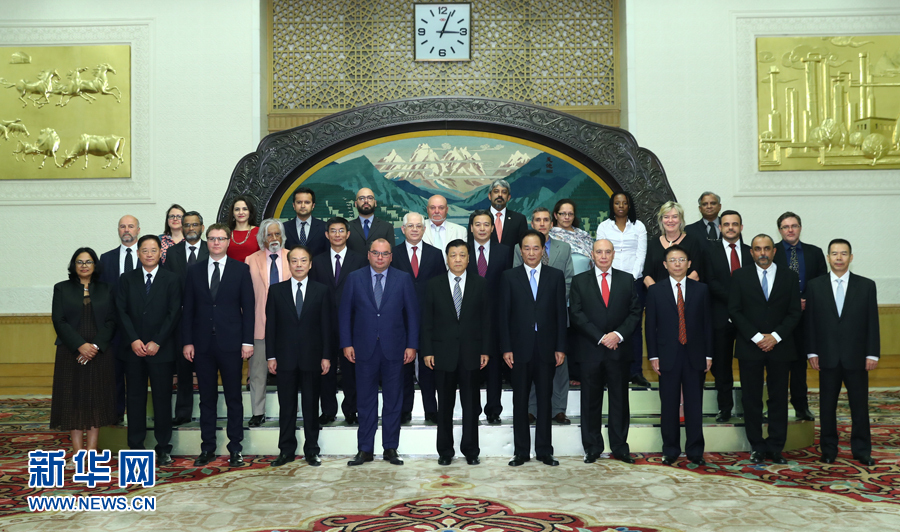 6月7日，中共中央政治局常委、中央書記處書記劉云山在北京會(huì)見金磚國(guó)家媒體高端論壇的媒體代表。新華社記者 謝環(huán)馳 攝