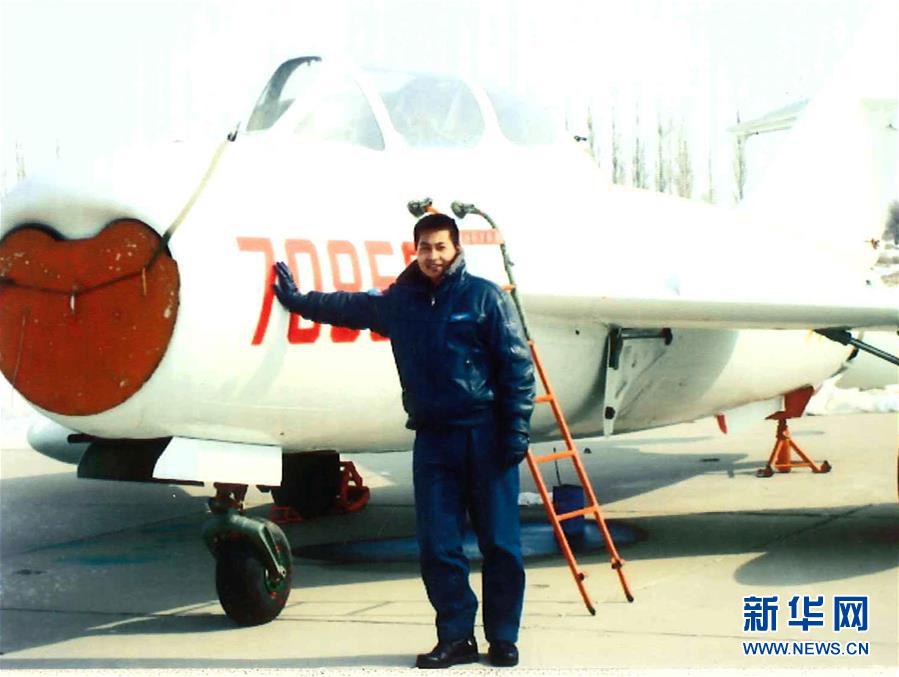 （建軍90周年&middot;英雄&middot;圖文互動）（3）聽，渤海灣有風(fēng)吹過來&mdash;&mdash;追記海軍某艦載航空兵部隊(duì)一級飛行員張超