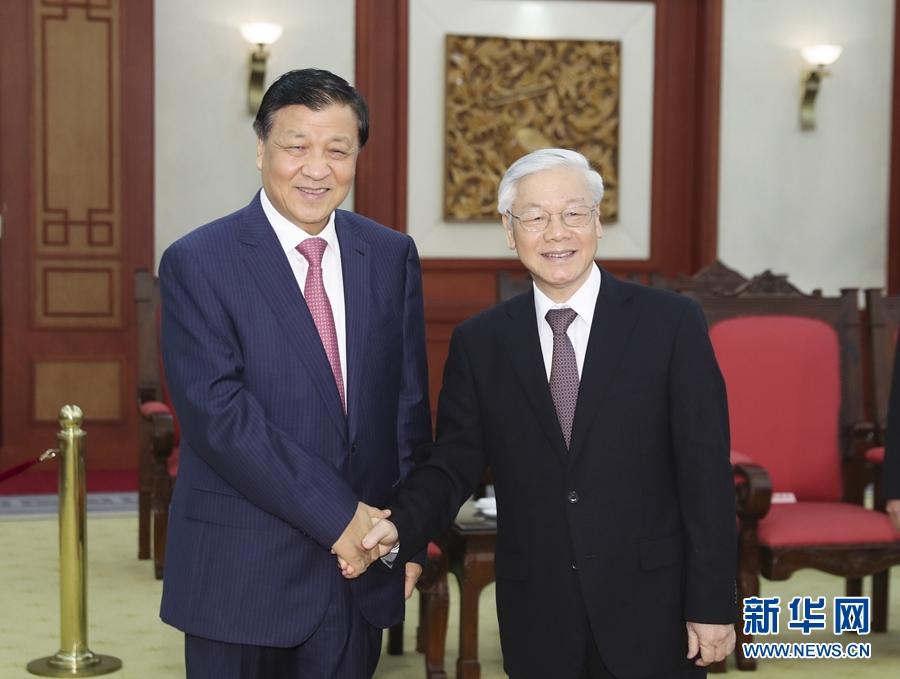 應(yīng)越南共產(chǎn)黨邀請，中共中央政治局常委、中央書記處書記劉云山9月18日至19日對越南進(jìn)行正式訪問。這是9月18日，劉云山在河內(nèi)會見越共中央總書記阮富仲。 新華社記者 丁林 攝