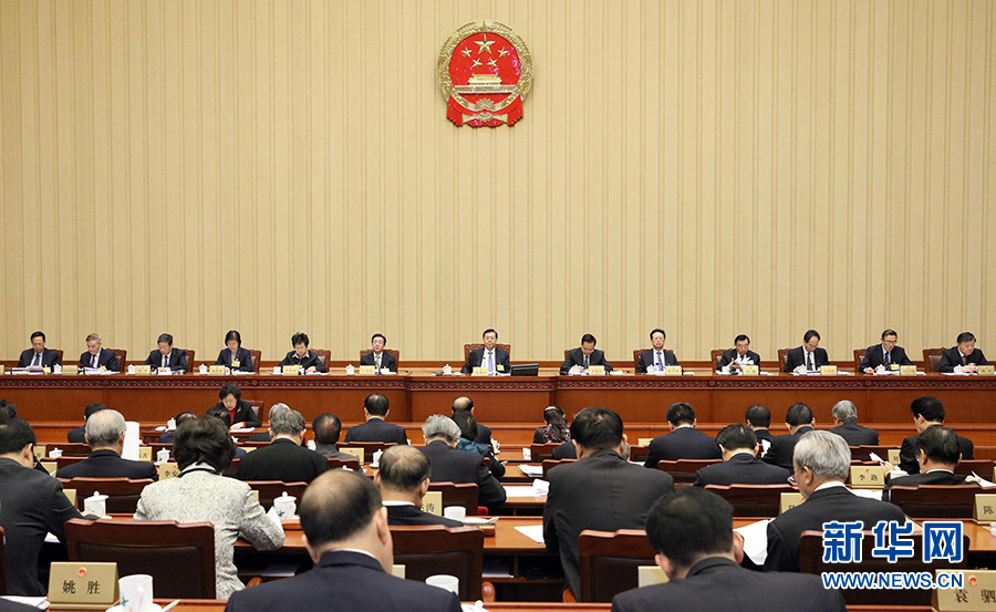 12月23日，十二屆全國人大常委會第三十一次會議在北京人民大會堂舉行第二次全體會議。張德江委員長出席。 新華社記者劉衛(wèi)兵攝