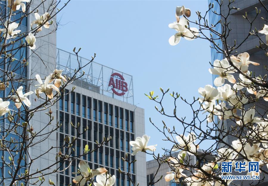 （新華全媒頭條&middot;圖文互動）（16）開啟新征程　譜寫新史詩&mdash;&mdash;以習近平同志為核心的黨中央引領(lǐng)中國特色社會主義進入新時代