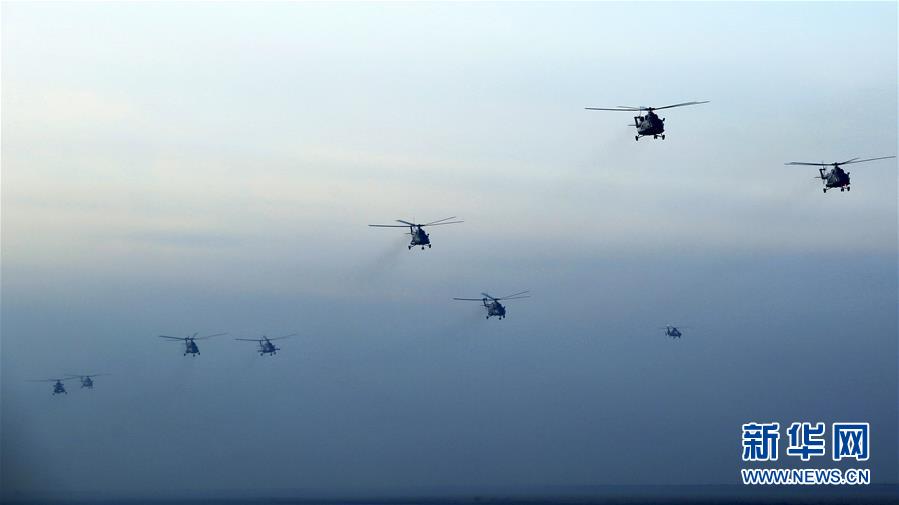 （新華全媒頭條&middot;圖文互動）（5）備戰(zhàn)踏上新起點，練兵展現(xiàn)新氣象&mdash;&mdash;2018中國軍隊新年開訓全景大掃描