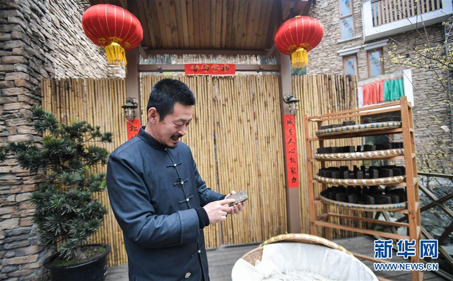 （新媒體專(zhuān)線(xiàn)）（5）我們對(duì)美好生活更加充滿(mǎn)信心&mdash;&mdash;習(xí)近平總書(shū)記春節(jié)前夕赴四川看望慰問(wèn)回訪記 