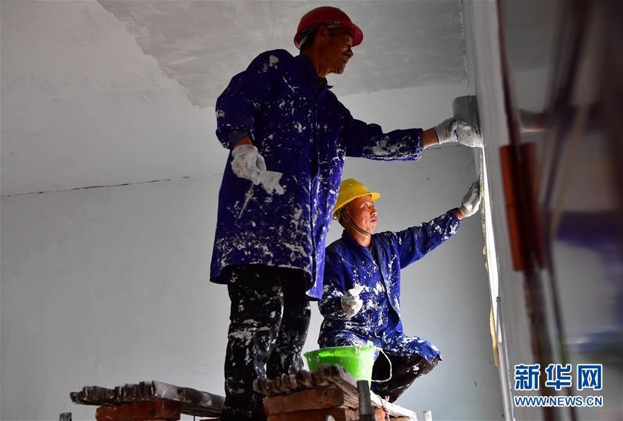 （走基層 聽民聲）（5）貧困戶王萬(wàn)才的&ldquo;詩(shī)意&rdquo;脫貧路