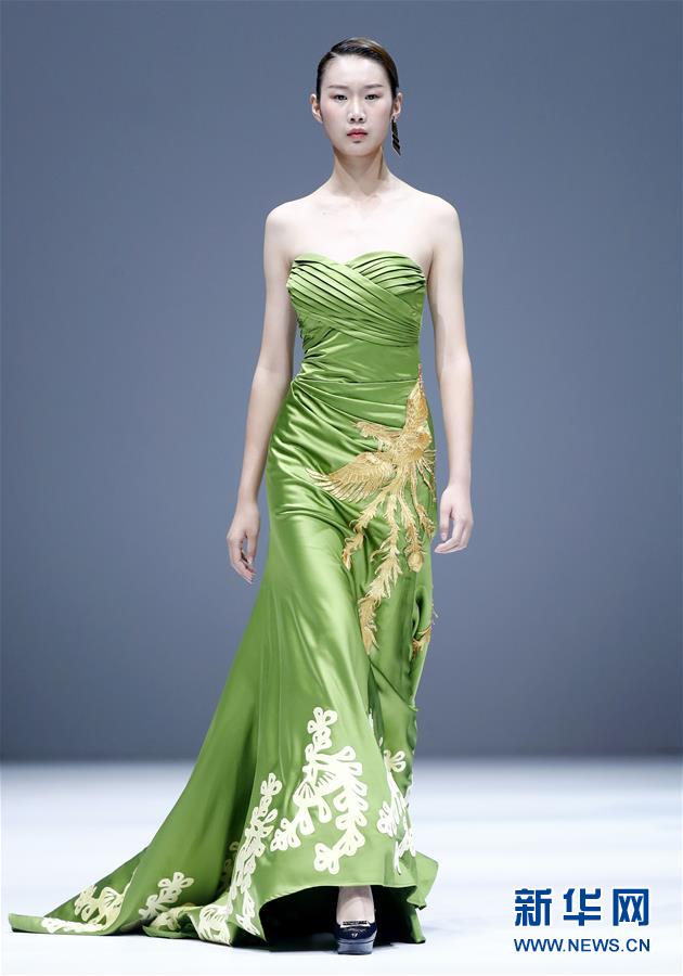 （文化）（1）陜西服裝工程學院在京舉行時裝發(fā)布會