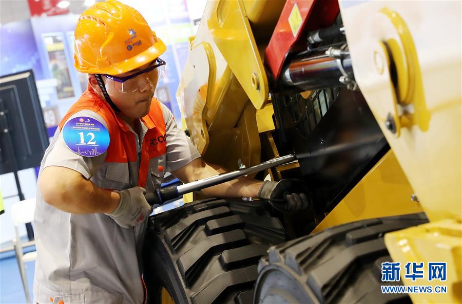 （新華全媒頭條&middot;圖文互動(dòng)）（8）上下合力，聚力破障，開辟&ldquo;大國工匠&rdquo;建設(shè)新格局