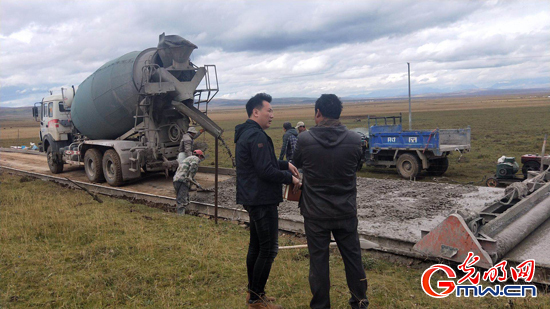 【脫貧攻堅(jiān)在行動(dòng)】打通致富路，牧民笑開顏&mdash;&mdash;青海省澤庫(kù)縣&ldquo;第一書記&rdquo;張文杰扶貧故事