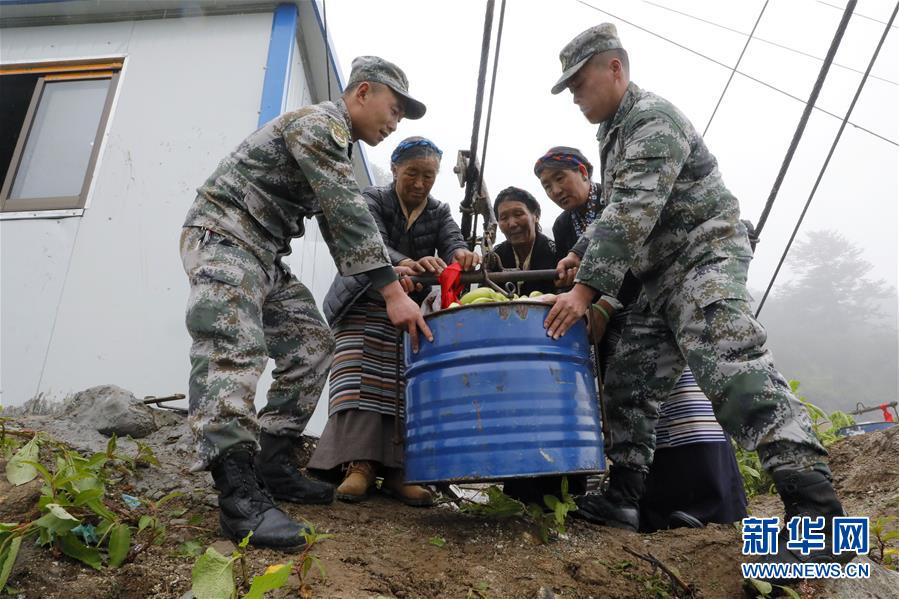 （圖文互動(dòng)）（2）特寫：&ldquo;八一&rdquo;禮物，飛向云端哨所