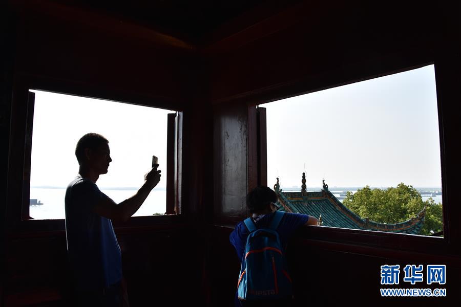 （大江奔流&mdash;&mdash;來自長江經(jīng)濟帶的報道&middot;圖文互動）（1）登岳陽樓，又見&ldquo;浩浩湯湯&rdquo;