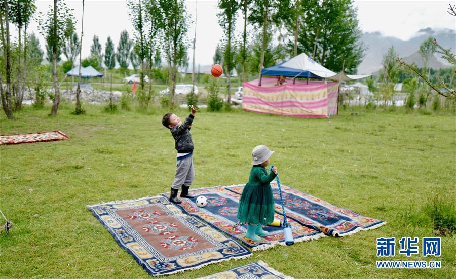 （社會）（14）夏日&ldquo;過林卡&rdquo; 親近大自然