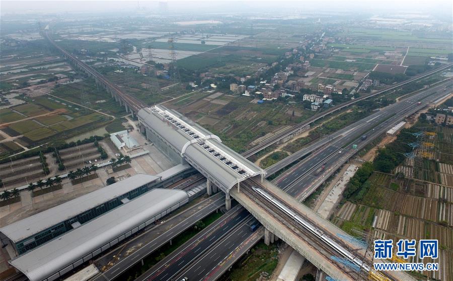 （新華全媒頭條&middot;圖文互動）（2）開創(chuàng)融合新格局　探索發(fā)展新路徑&mdash;&mdash;推進(jìn)粵港澳大灣區(qū)建設(shè)一年間