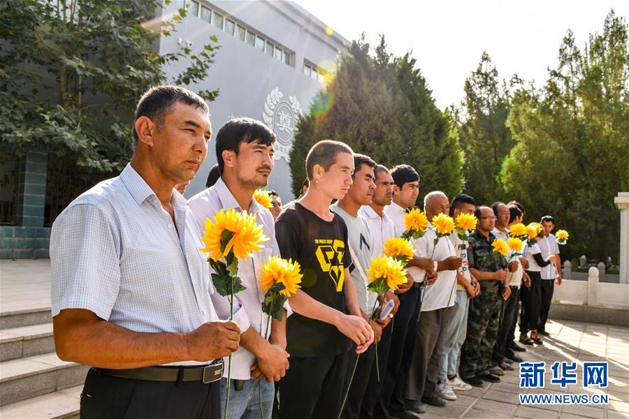 （新華全媒頭條&middot;誠信建設(shè)萬里行&middot;圖文互動）（4）一諾動昆侖&mdash;&mdash;父子半世紀(jì)接力為英雄守靈