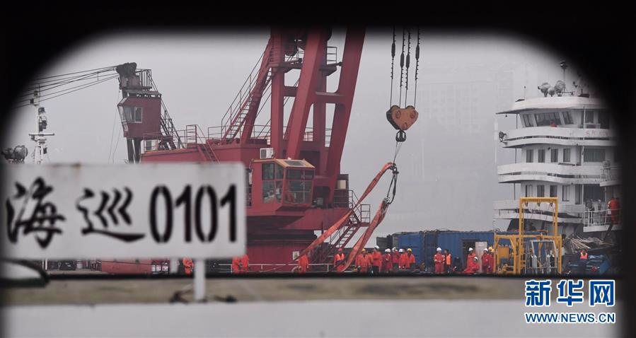 （重慶公交車墜江事故&middot;后續(xù)）（5）重慶萬(wàn)州墜江公交車按計(jì)劃今晚將被打撈出水