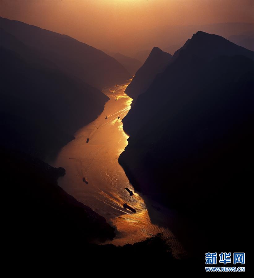 （百城百縣百企調(diào)研行&middot;圖文互動(dòng)）（7）建設(shè)長(zhǎng)江綠色走廊再譜新章&mdash;&mdash;長(zhǎng)江三峽集團(tuán)發(fā)展紀(jì)實(shí)