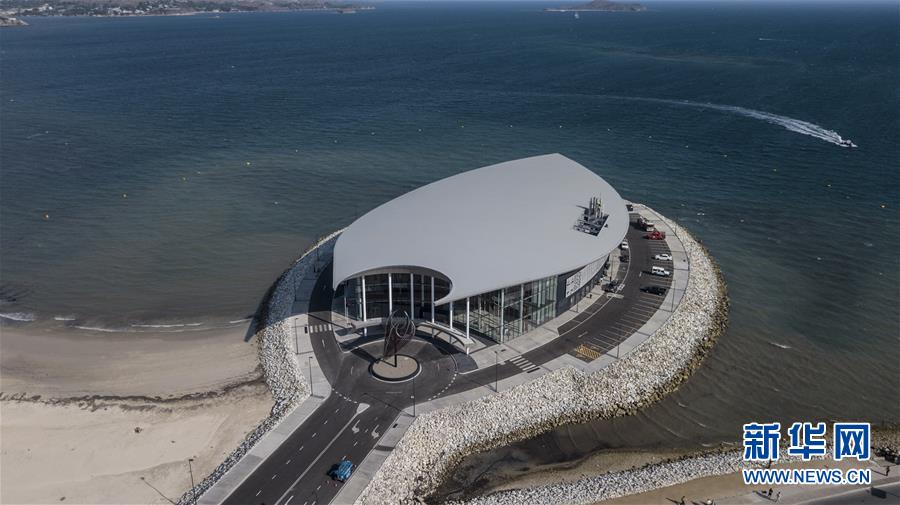 （新華全媒頭條&middot;圖文互動）（2）特稿：深化周邊友好　共促亞太繁榮&mdash;&mdash;寫在習(xí)近平主席出席亞太經(jīng)合組織第二十六次領(lǐng)導(dǎo)人非正式會議，對巴布亞新幾內(nèi)亞、文萊和菲律賓進行國事訪問并在巴新同建交太平洋島國領(lǐng)導(dǎo)人會晤之際