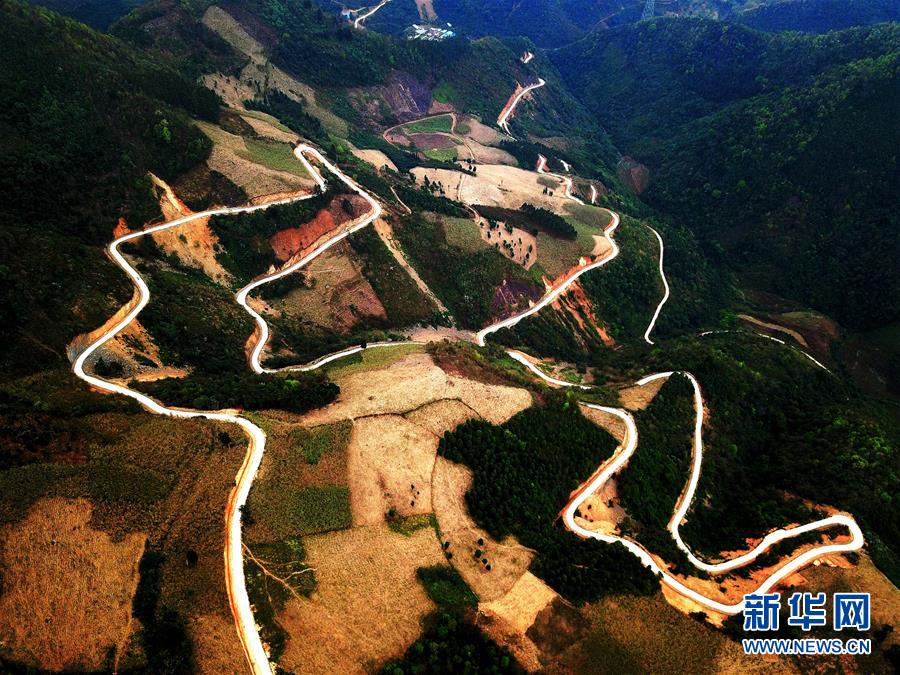 （輝煌60年&middot;壯美新廣西&middot;圖文互動）（7）從禿山到青山的蝶變&mdash;&mdash;廣西石漠化治理10年再現(xiàn)發(fā)展生機