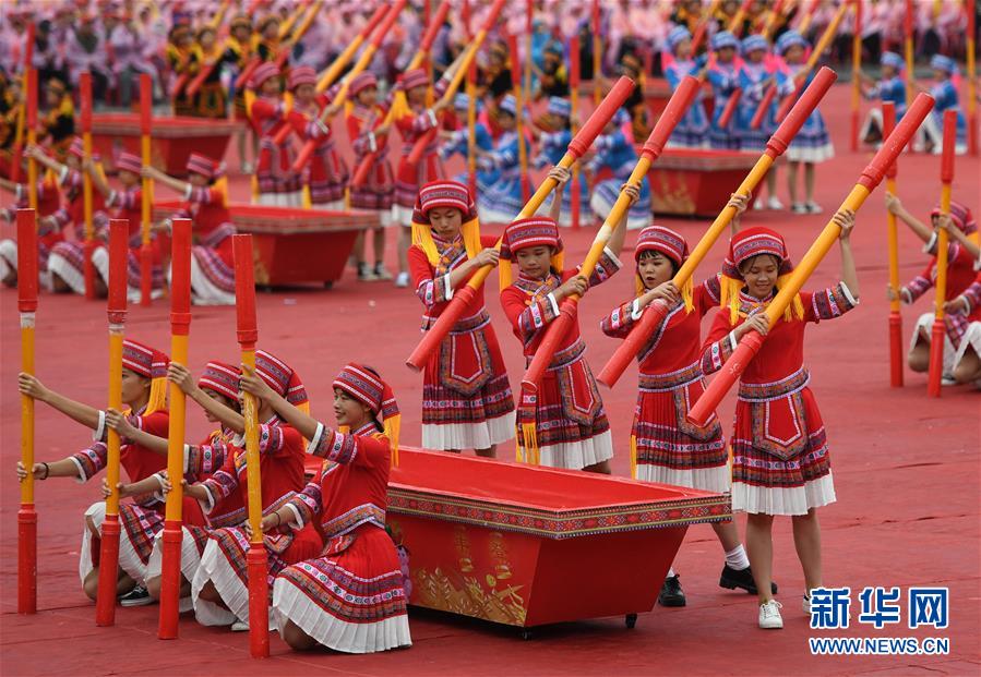 （輝煌60年&middot;壯美新廣西&middot;圖文互動）（7）和睦相處一家親 攜手并進(jìn)謀發(fā)展&mdash;&mdash;廣西民族團(tuán)結(jié)發(fā)展觀察